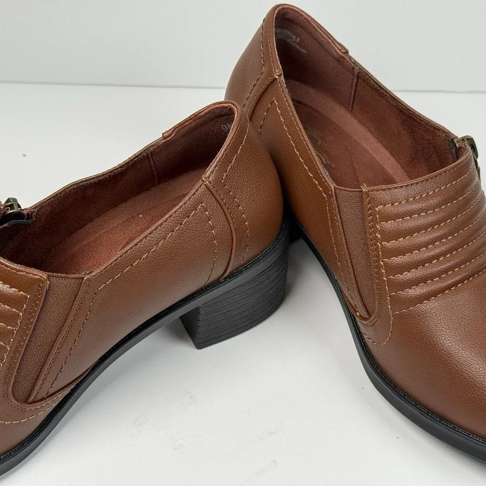Easy Street Comfort Wave Women 9N Narrow Zipper Block Heel Shooties Grove Brown